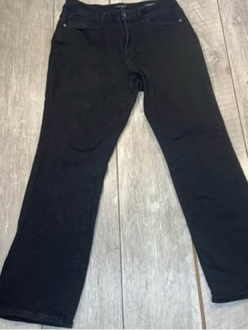 Judy Blue straight leg deep black wash jeans 
Women’s Size 16W